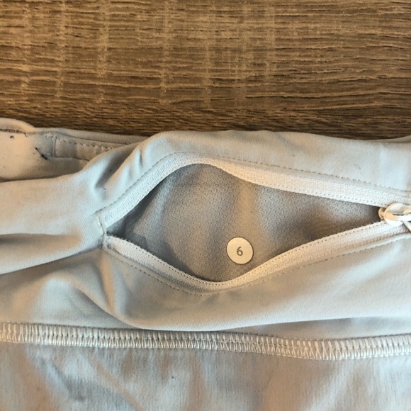Lululemon Size 6 Shorts - Picture 4 of 4